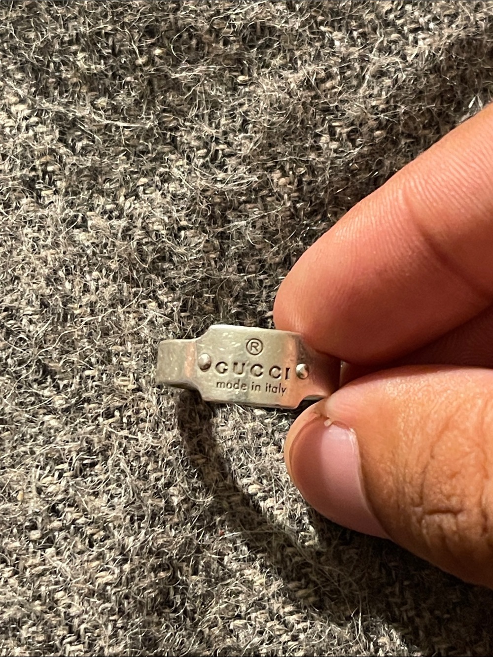 Gucci Silver-Tone Men’s Logo Ring
